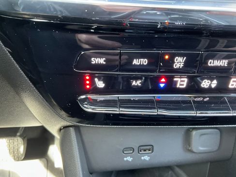Used 2025 Buick Encore GX Avenir w/ Avenir Technology Package AWD/4WD image 10