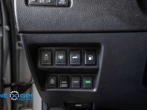 Used 2020 Nissan Rogue SL AWD/4WD image 13