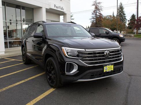 New 2026 Volkswagen Atlas SE image 3