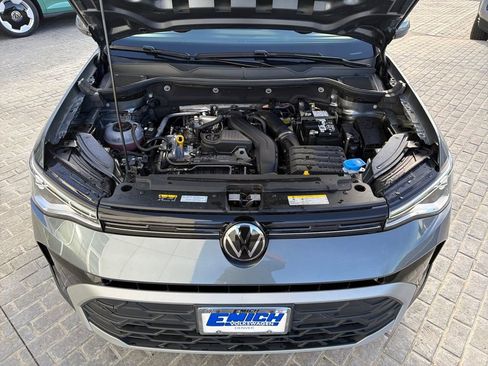 Certified 2025 Volkswagen Taos SE image 23