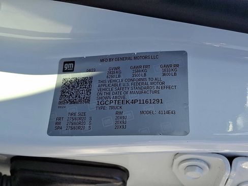 Used 2023 Chevrolet Colorado Trail Boss w/ Technology Package AWD/4WD image 26