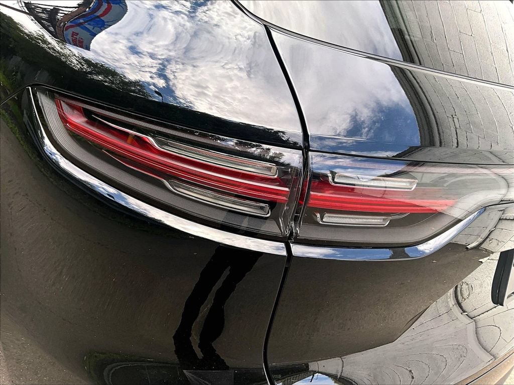 Certified 2023 Porsche Cayenne AWD/4WD image 31