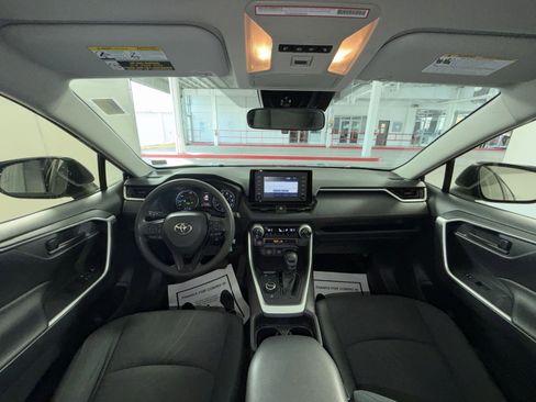 Used 2019 Toyota RAV4 LE image 23