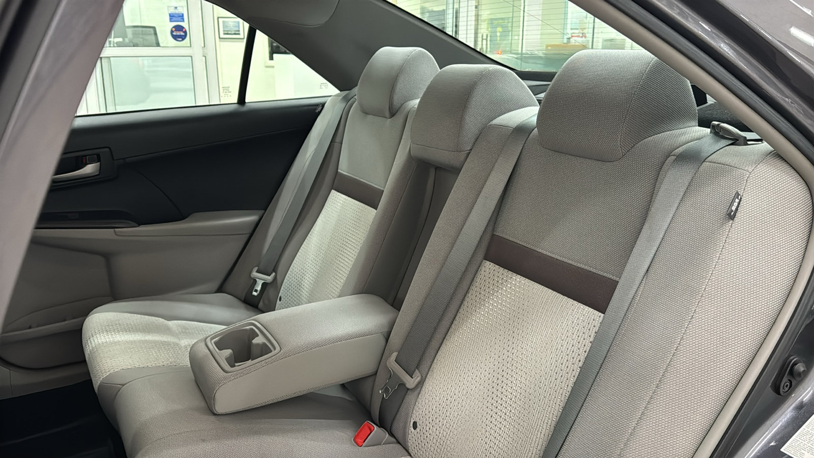 Used 2014 Toyota Camry LE FWD image 24