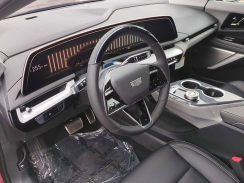 New 2025 Cadillac Optiq Luxury 1 image 12