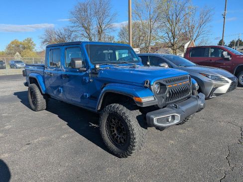 Used 2022 Jeep Gladiator Sport image 3