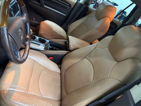 Used 2017 Buick Enclave Premium w/ Experience Buick Package FWD image 16