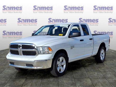 Used 2024 RAM 1500 Classic SLT AWD/4WD image 3