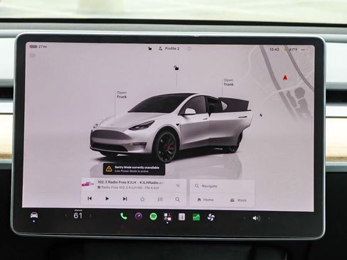 Used 2023 Tesla Model Y Performance AWD/4WD image 18
