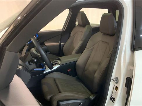 Used 2025 BMW X3 xDrive30i image 7