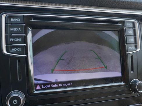 Used 2016 Volkswagen Passat 1.8T SE image 17