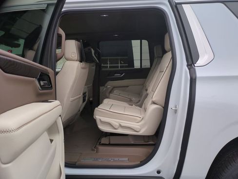 New 2026 GMC Yukon XL Denali w/ Denali Reserve Package AWD/4WD image 15