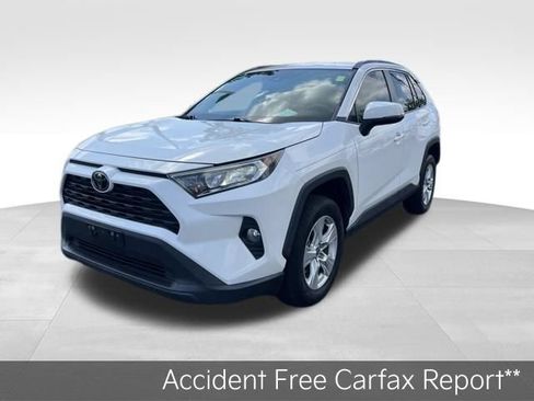 Used 2021 Toyota RAV4 XLE FWD image 3