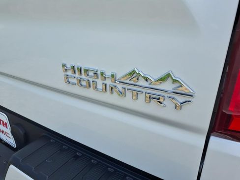 Used 2023 Chevrolet Silverado 1500 High Country w/ High Country Premium Package AWD/4WD image 15