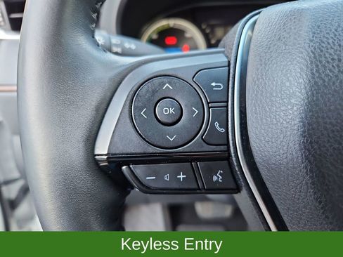 Used 2021 Toyota Venza Limited image 11