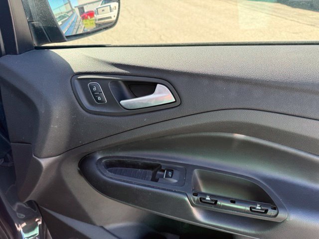 Used 2019 Ford Escape SE FWD image 17