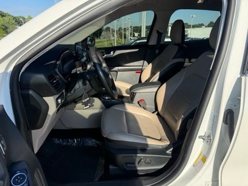 Used 2021 Ford Escape Titanium AWD/4WD image 16