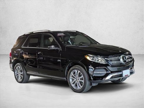 Used 2019 Mercedes-Benz GLE 400 4MATIC image 3