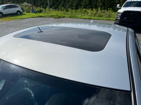 Used 2023 Nissan Altima 2.5 SV w/ SV Premium Package FWD image 10