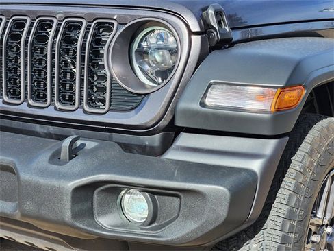 Used 2024 Jeep Wrangler Sport S image 8