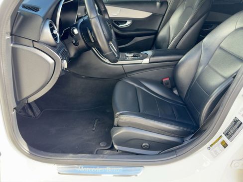 Used 2019 Mercedes-Benz C 300 Sedan image 4