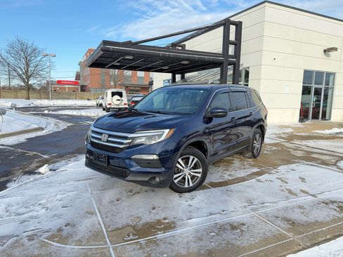 Used 2017 Honda Pilot EX image 1