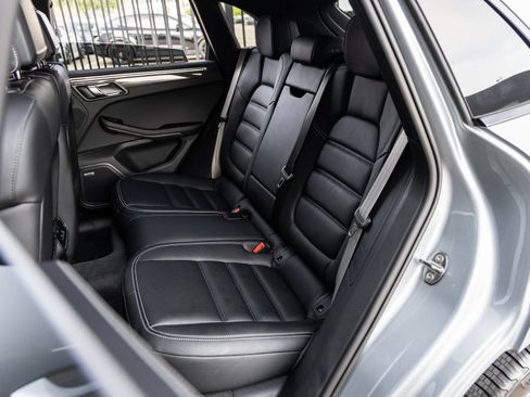 Certified 2026 Porsche Macan GTS AWD/4WD image 40