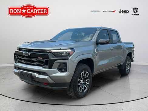 Used 2025 Chevrolet Colorado Z71 AWD/4WD image 3