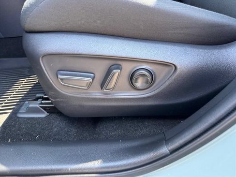 Used 2020 Toyota RAV4 XLE w/ Convenience Package FWD image 16