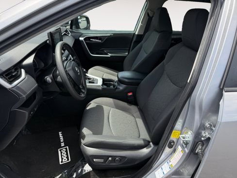 Used 2021 Toyota RAV4 XLE AWD/4WD image 10