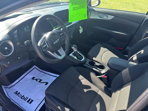 Used 2024 Kia Forte LXS image 8