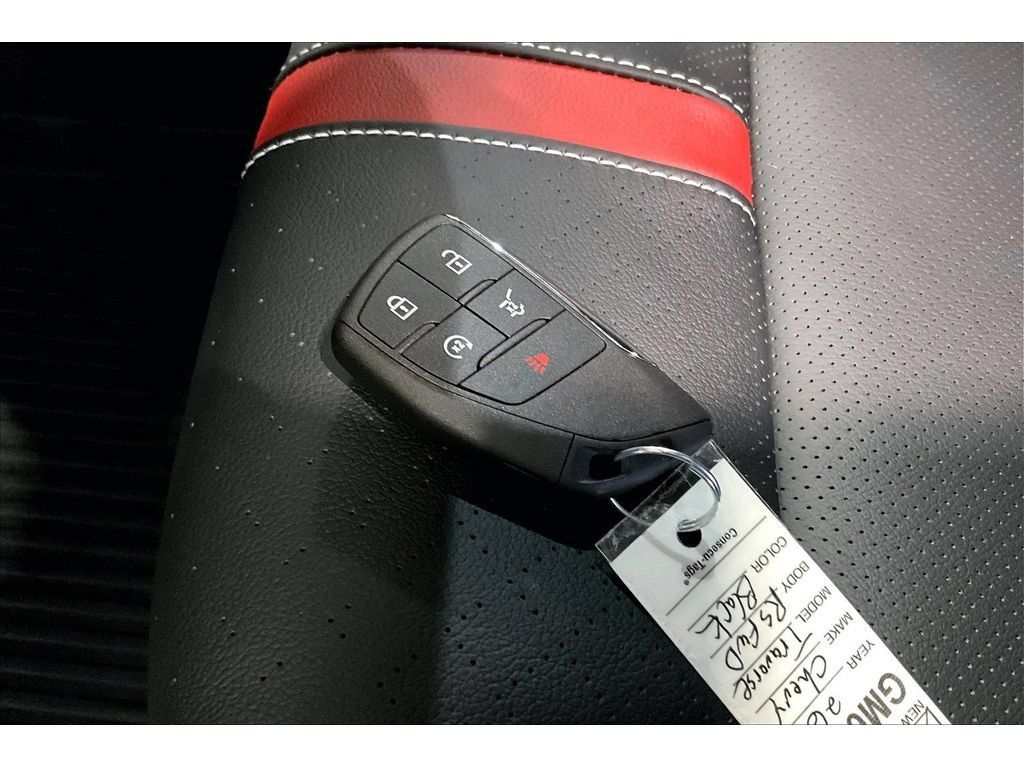 New 2026 Chevrolet Traverse RS w/ LPO, Floor Liner Package FWD image 57