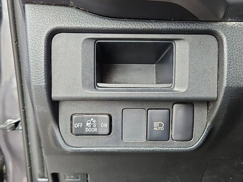 Used 2019 Toyota Tacoma SR5 image 15