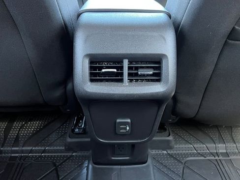 Certified 2024 Chevrolet Equinox LT FWD image 31