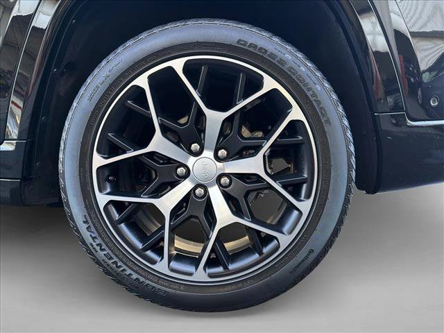 Used 2024 Jeep Grand Cherokee Summit AWD/4WD image 9