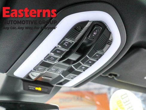 Used 2023 Porsche Macan T w/ Premium Package Plus image 38