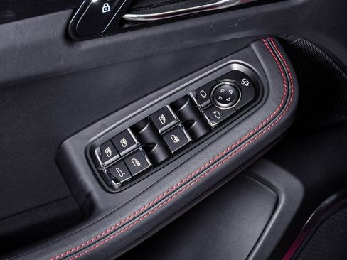 Certified 2022 Porsche Macan GTS image 26