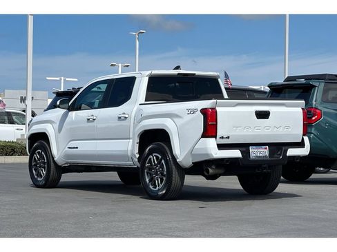 Used 2025 Toyota Tacoma TRD Sport w/ TRD Sport Upgrade Package AWD/4WD image 6