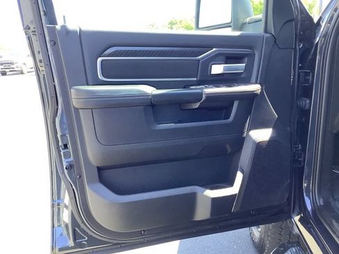 Used 2025 RAM 2500 Big Horn AWD/4WD image 9
