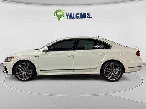 Used 2017 Volkswagen Passat 1.8T R-Line w/ R-Line Lighting Package FWD image 2