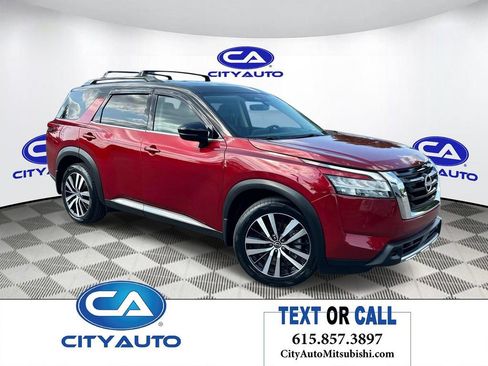 Used 2025 Nissan Pathfinder Platinum w/ Cargo Package AWD/4WD image 1