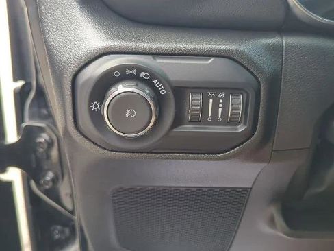Certified 2022 Jeep Wrangler Unlimited Sahara AWD/4WD image 21