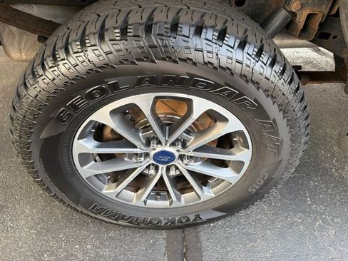 Used 2018 Ford F150 XLT w/ Equipment Group 302A Luxury AWD/4WD image 11