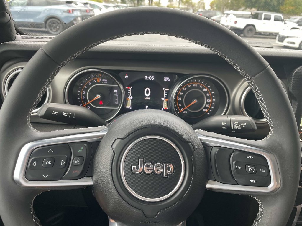 Used 2023 Jeep Gladiator Rubicon w/ Cold Weather Group AWD/4WD image 26