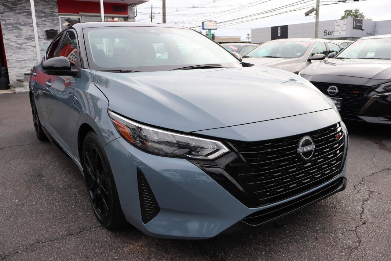 Used 2025 Nissan Sentra SR w/ Midnight Edition FWD image 7