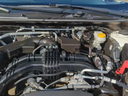 Used 2022 Subaru Crosstrek 2.0i Premium w/ Moonroof Package image 9