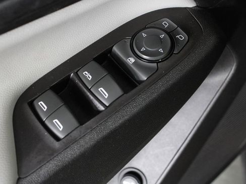 Used 2018 Chevrolet Equinox LT w/ Sun & Infotainment Package FWD image 23