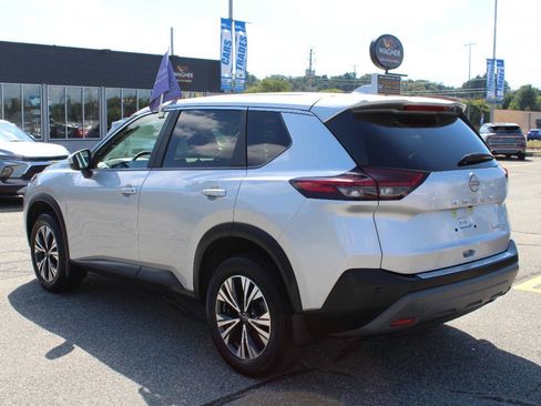 Used 2023 Nissan Rogue SV image 9