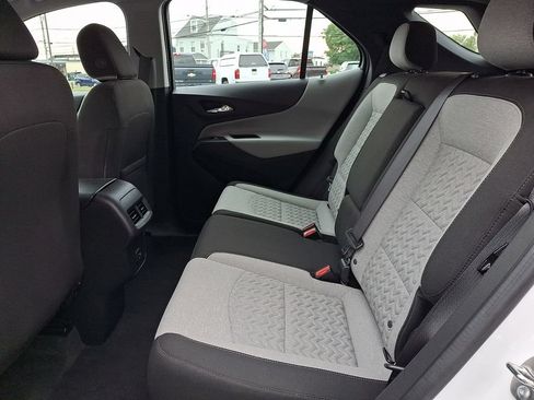 Used 2024 Chevrolet Equinox LS FWD image 12