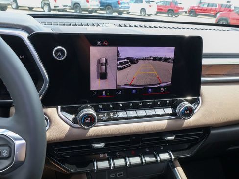 New 2026 GMC Canyon Denali w/ LPO, Black Badging Package AWD/4WD image 17
